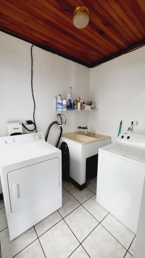 Don Carlos Place Upper Unit Alajuela Exteriör bild